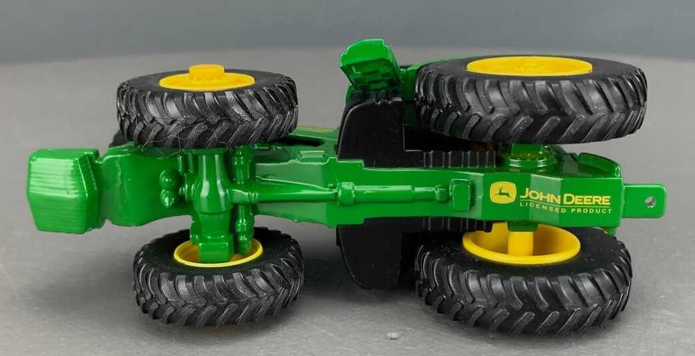 Diecast John Deere 7820 Tractor D136