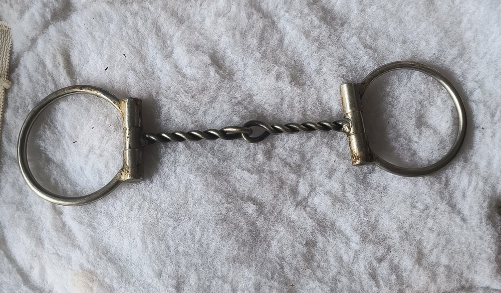 D-Ring Thin Twisted Wire Snaffle Bit Western English
