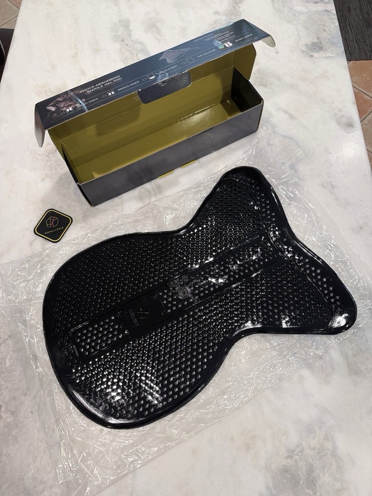 Kavallerie Gel Saddle Pad Basic Riser Non Slip Shock Absorbing NEW