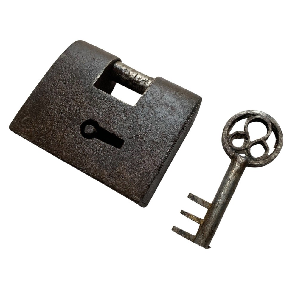 IRON PADLOCK LOCK with KEY, OLD OR ANTIQUE, Barbed Spring.