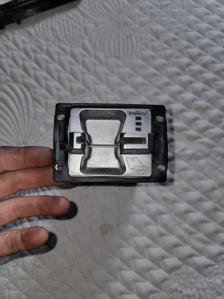 Untested Verifone UX300-WPWR Credit Card Reader