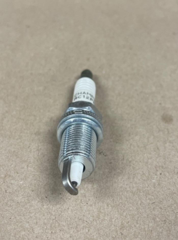 New Champion RC12PEPB Spark Plug