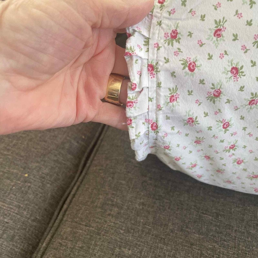 Vintage flowered ruffled pillowcase