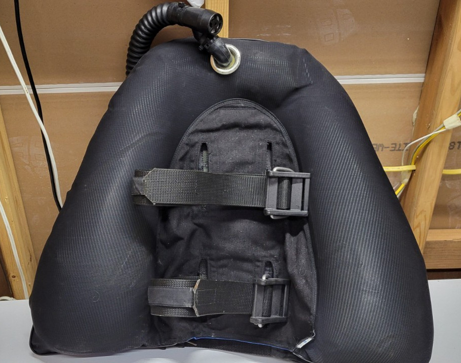 Zeagle BCD Buoyancy Compensator Medium Tested Back-inflate with Ripcord system