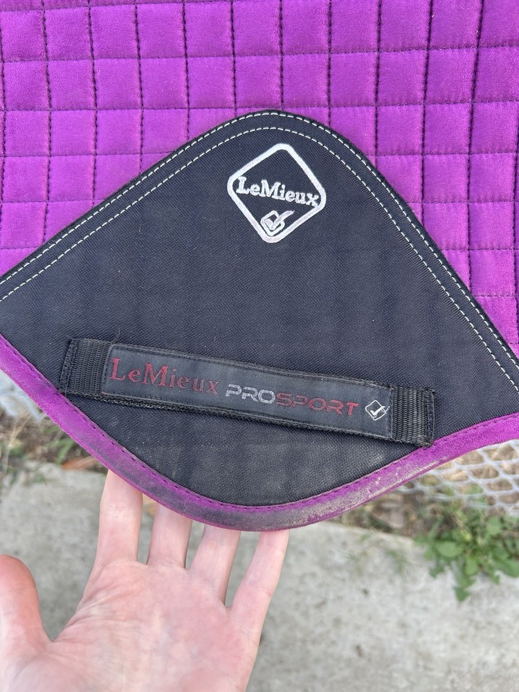 Lemieux Suede Saddle Pad. Plum Large CC Shape