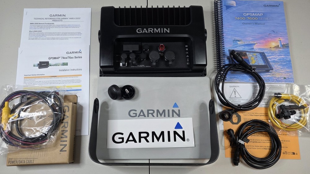 Garmin GPSMAP 7612 12" Chartplotter / Fishfinder – Excellent Condition.