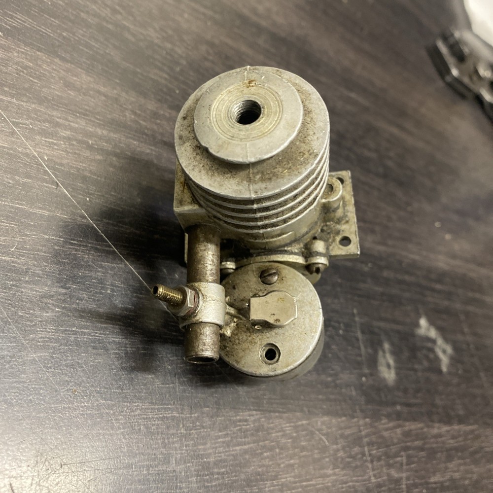 Vintage Syncro B Glow Engine Ignition No Needle Valve