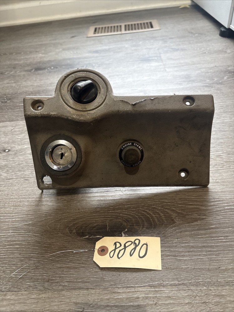 Ford L8513 IGNITION Dash Panel - Used | 80044B79 Broken