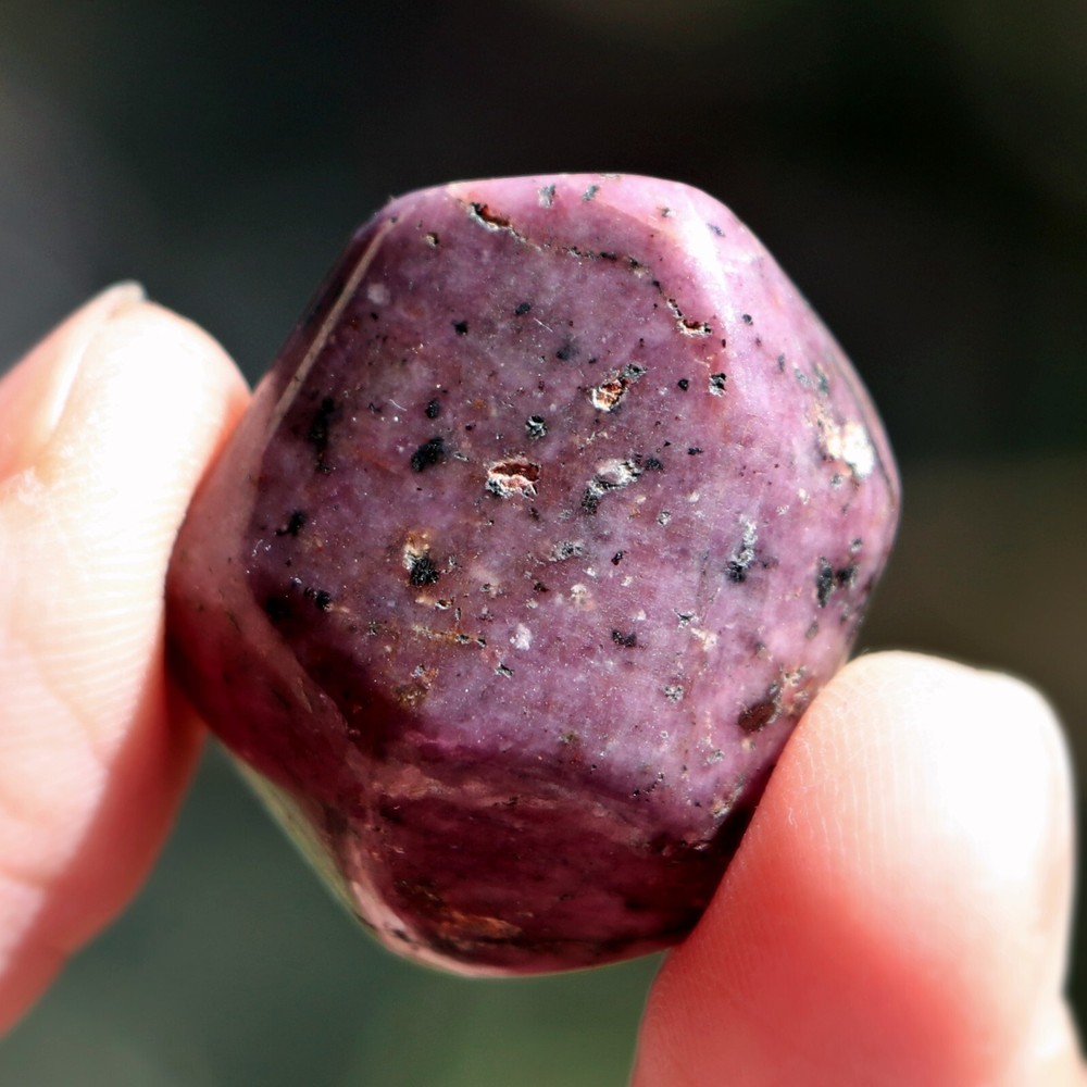Tumbled Stone: Ruby, Red Corundum from India (RUB45)