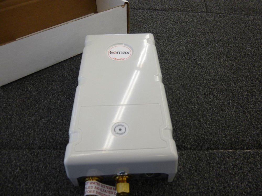 CHEAP   EEMAX SPEX35 FLOW CO. ELECTRIC TANKLESS WATER HEATER 3.5KW @ 220V