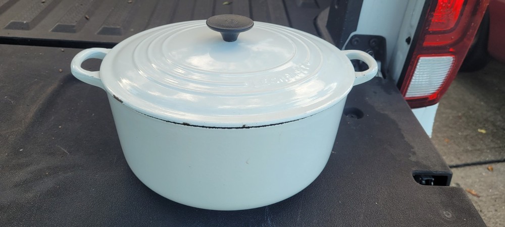 Le Creuset White 28CM Dutch Oven
