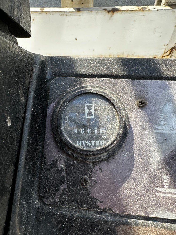 Hyster S30E Forklift