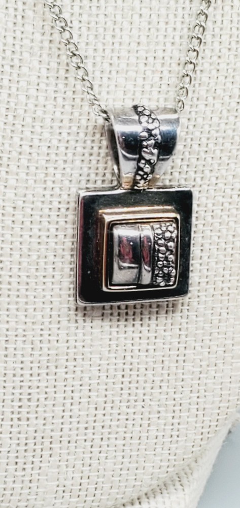 Vtg-Style SilverTone 1.42 Rectangular Pendant Geometric Design 16" chainte te01