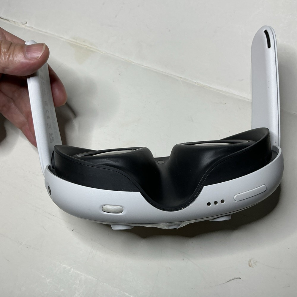 Meta Quest 3 128GB VR Headset Only (0014)- Working- Read description
