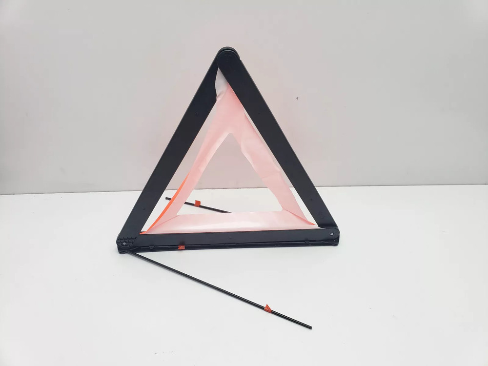 AUDI A4 B8.5 EMERGENCY WARNING TRIANGLE 2012 8K0860251