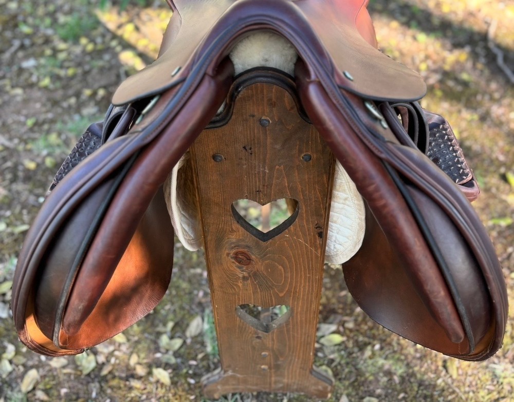 Stackhouse english jump saddle 18.5" MW