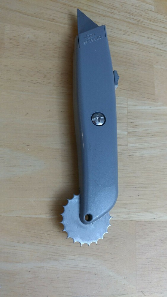 Custom cardboard box size, cut and score hand tool