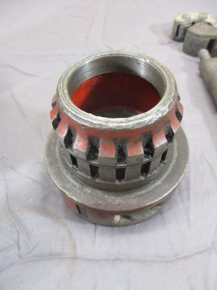 Ridgid 2" to 1/2" 12-R Pipe Threading Tool Threader 5 Die Set Handle & Cutter