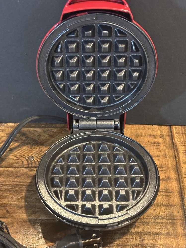 Dash Red Mini Heart Waffle Maker - GREAS SHAPE - SAVE BIG - L@@K!