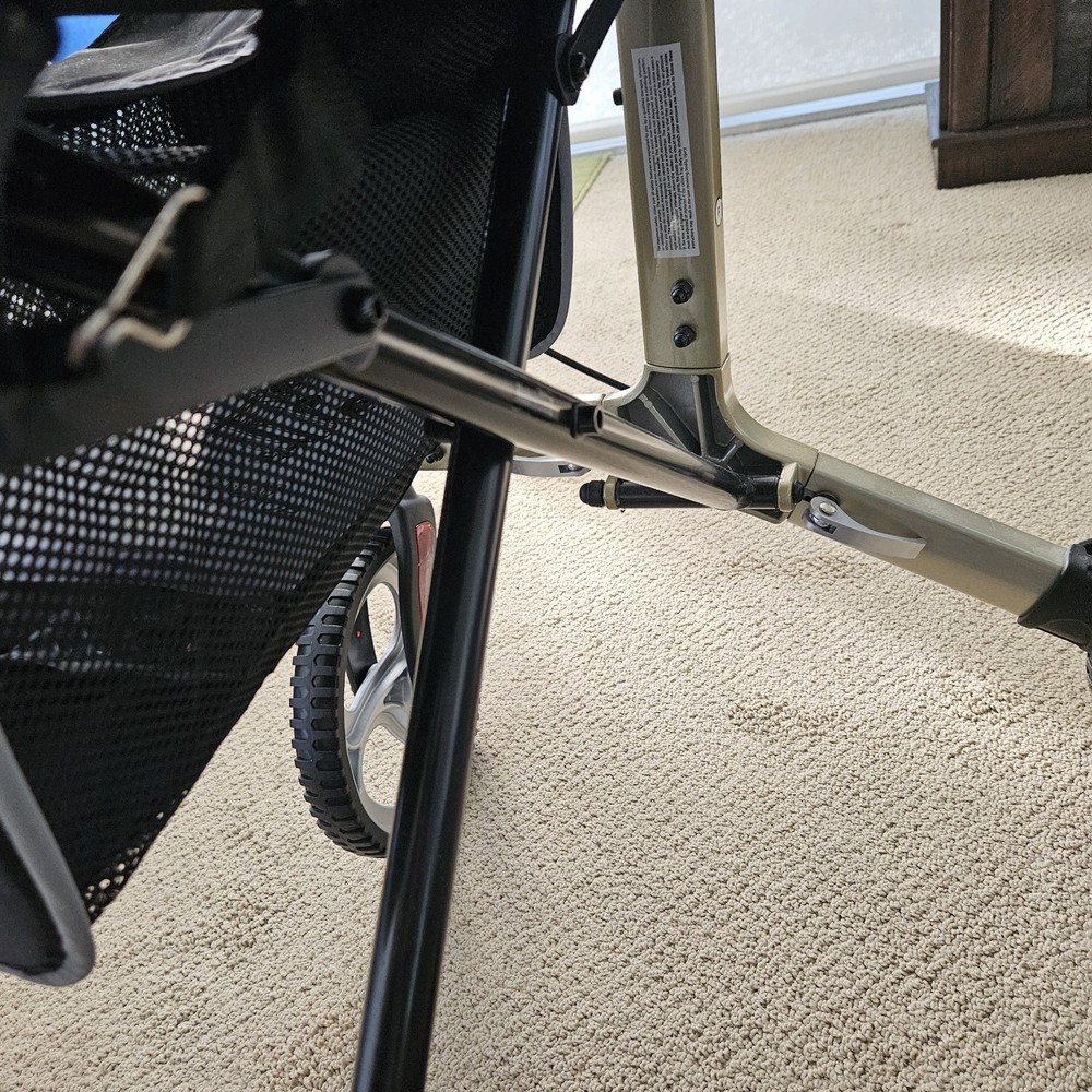 OASIS-SPACE ROLLATOR WALKER, EXCELLANT CONDITION, LTD USE , HEAVY DUTY