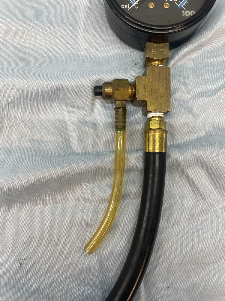 Compression Test Gauge 100psi 06 1Q Black