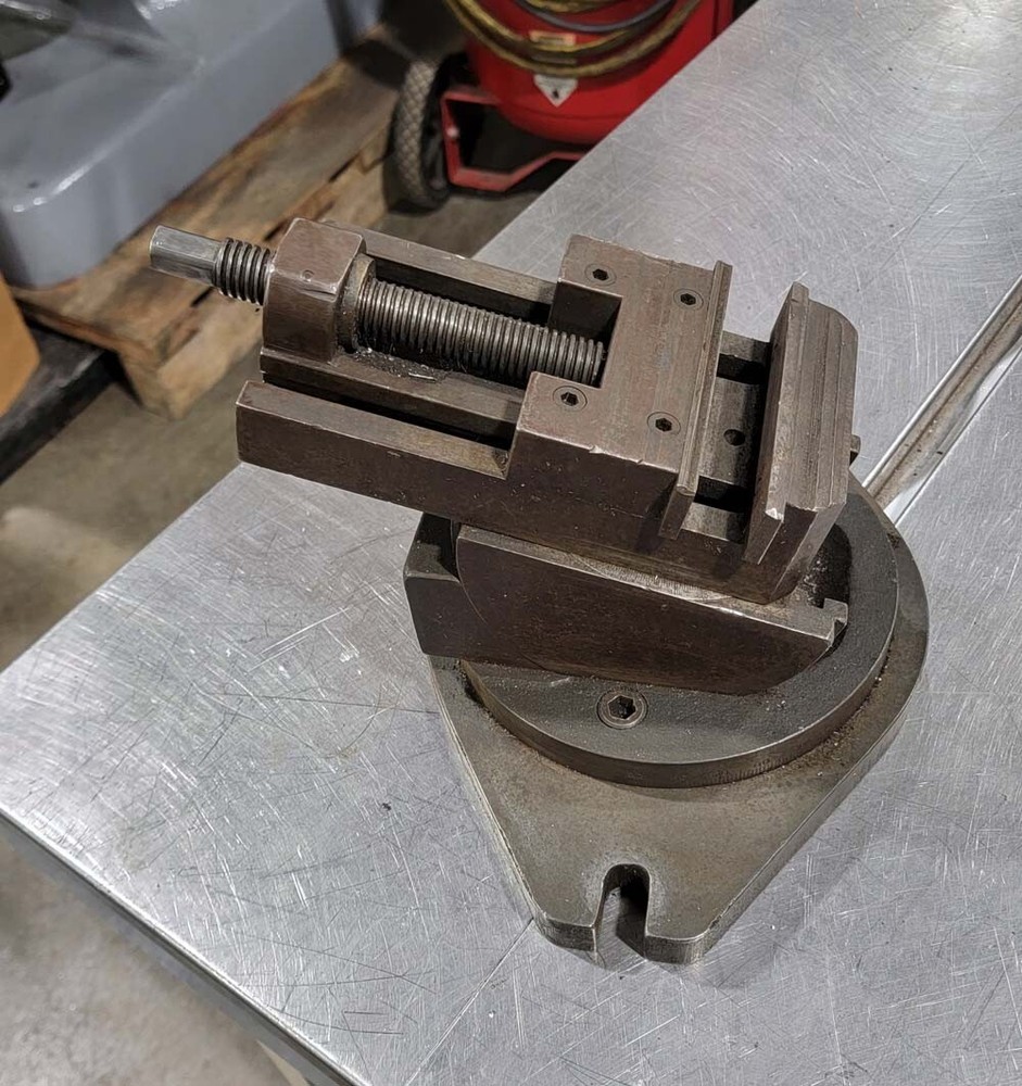Angle Vise no name Jaw width 4" Opening 4", Inv 45498