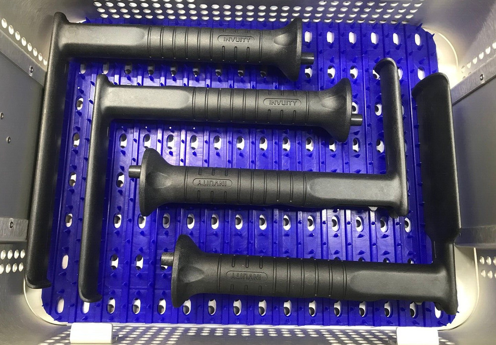 INVUITY Eikon LT Illuminated Retractors with Medical Sterilized Case