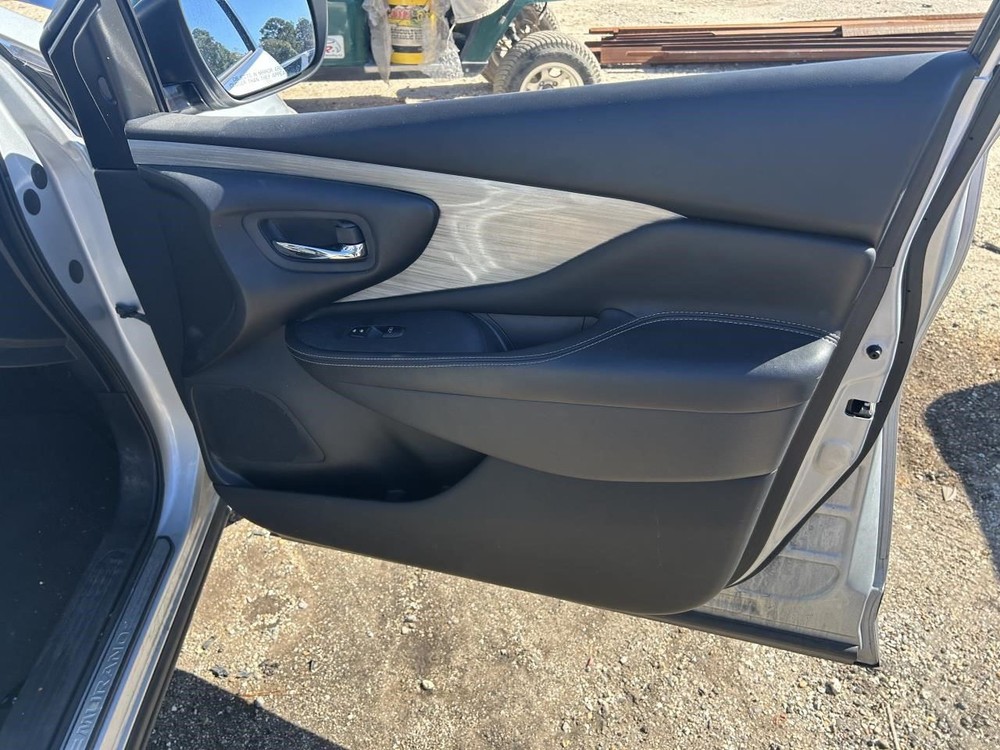 MURANO 2018 Fuse Box Cabin 104722486