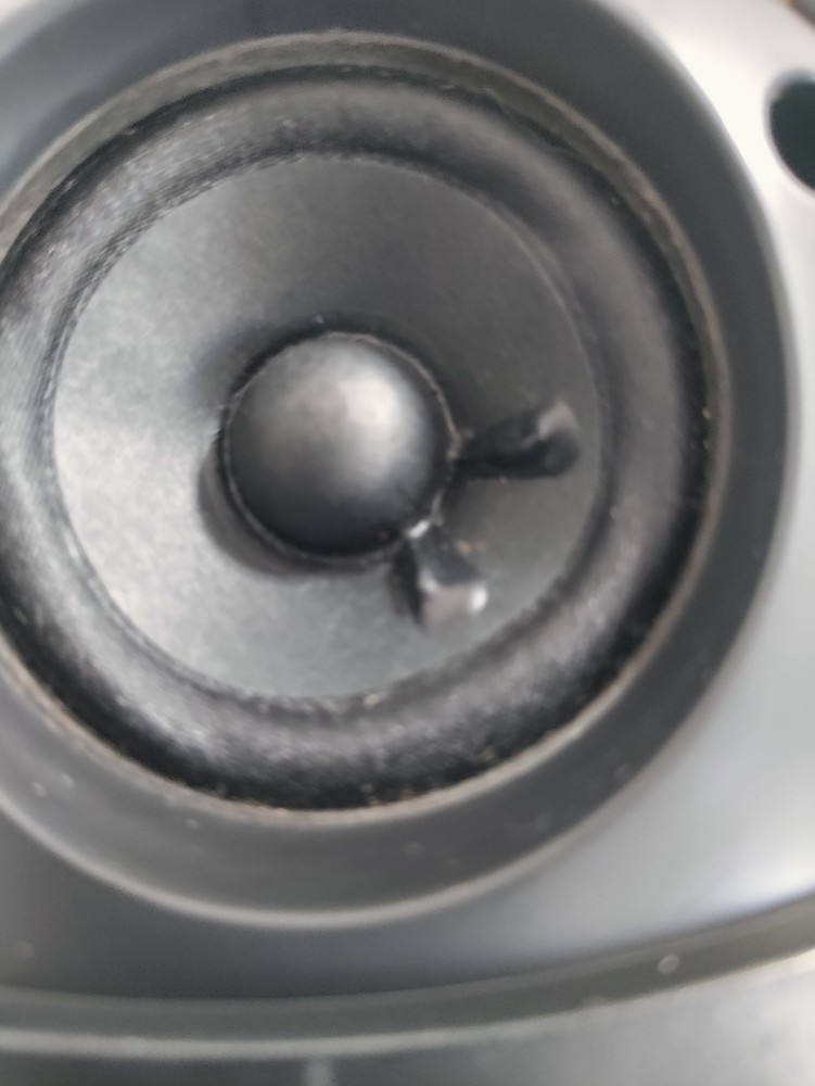 2 Logitech Z-640 Computer System Speakers Yellow & Blk Tested Read Description