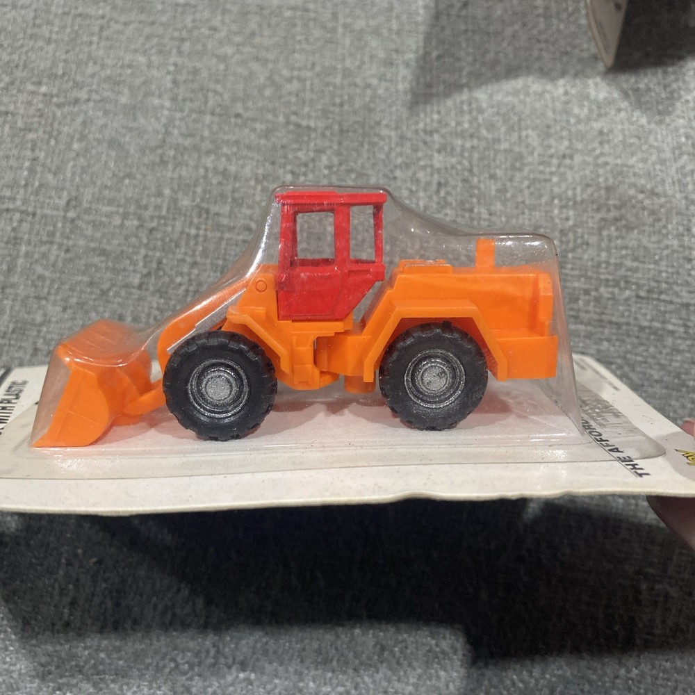 Boley Construction #2032 HO Skiploader Diecast And Plastic