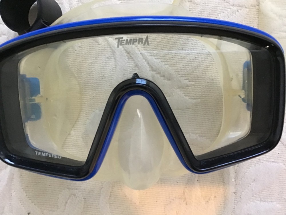Mares Tempra Scuba Diving Goggles + Case