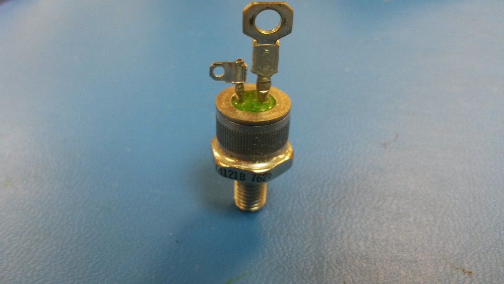 (1 PC) T4121B MOTOROLA BIDIRECTIONAL TRIODE THYRISTOR