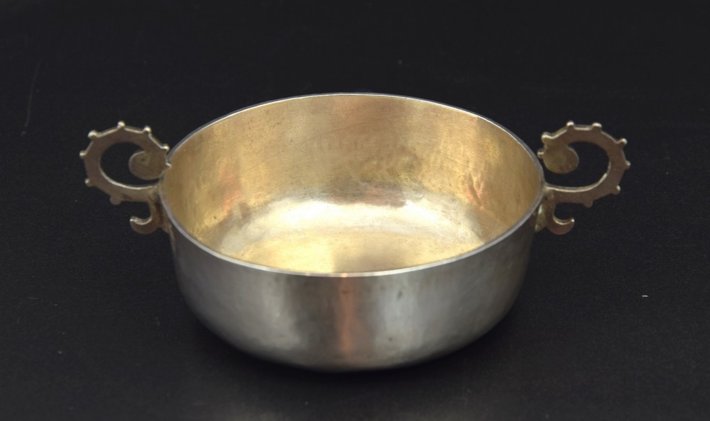SILVER VASE (BERNEGAL) WITH VIDAL MARKS. 17TH CENTURY