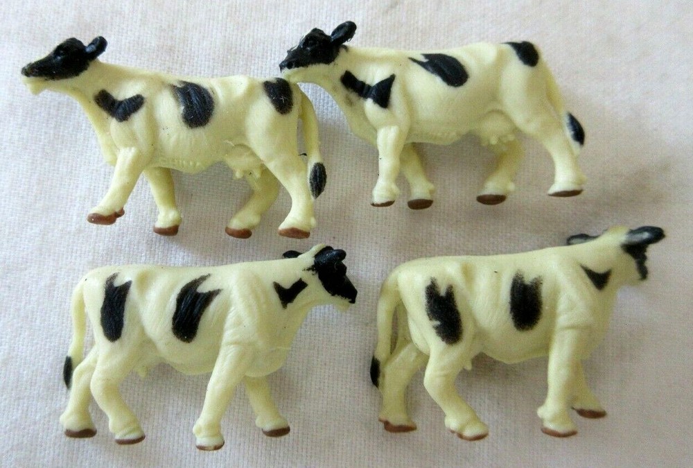 HO SCALE 4 HOLSTEIN COWS