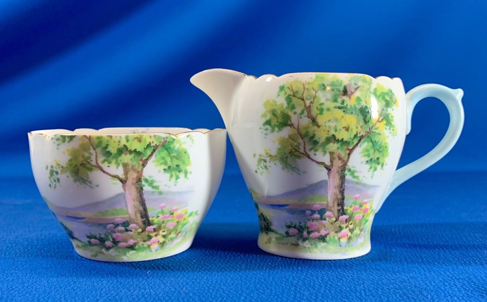 SHELLEY WOODLAND PATTERN SUGAR AND CREAMER SET