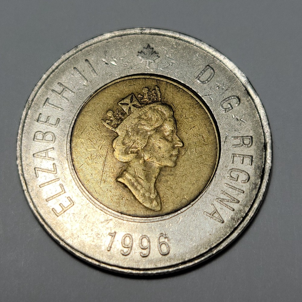 ERROR 1996 Slight Off-Centre Core CANADA 2 Dollar Toonie T224a