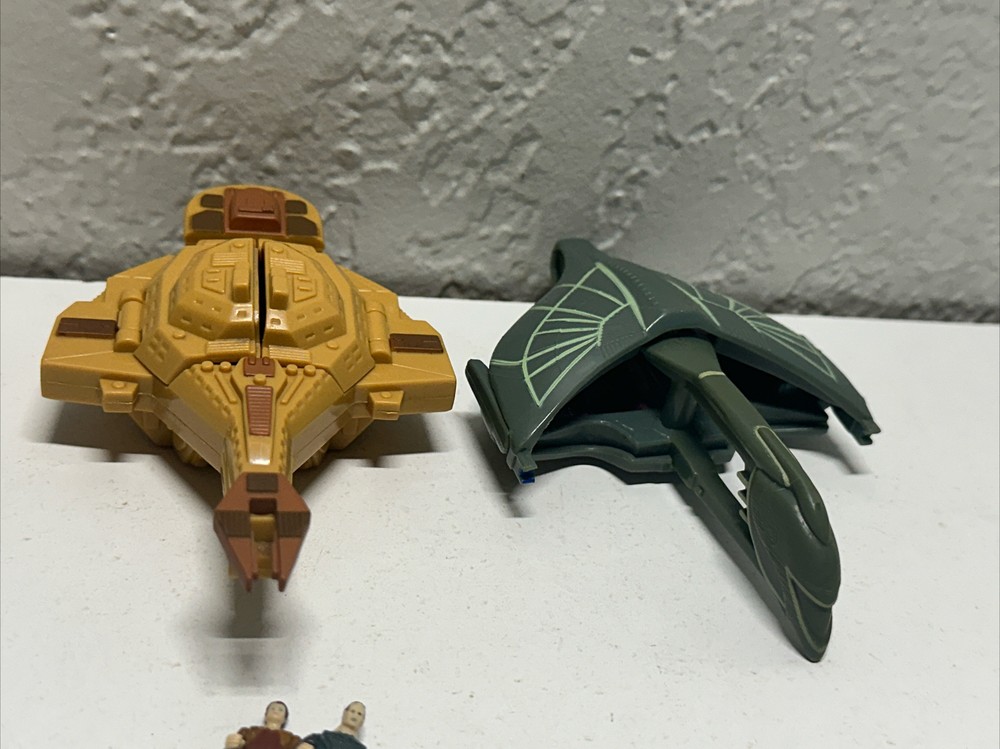 Star Trek Cardassian Galor Class Warship Mini Playset Plus Extra Ships