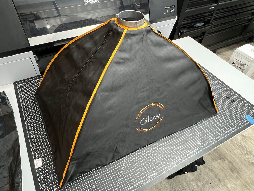 Glow EZ Lock 24 x 36" Softbox - Bowens Mount