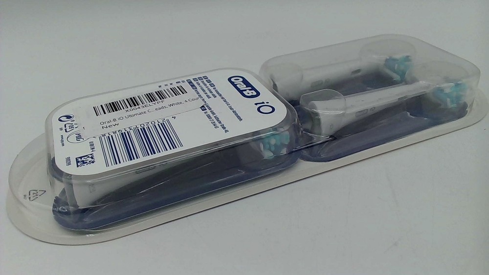 Oral-B IO Ultimate Clean Replacement Brush Head White