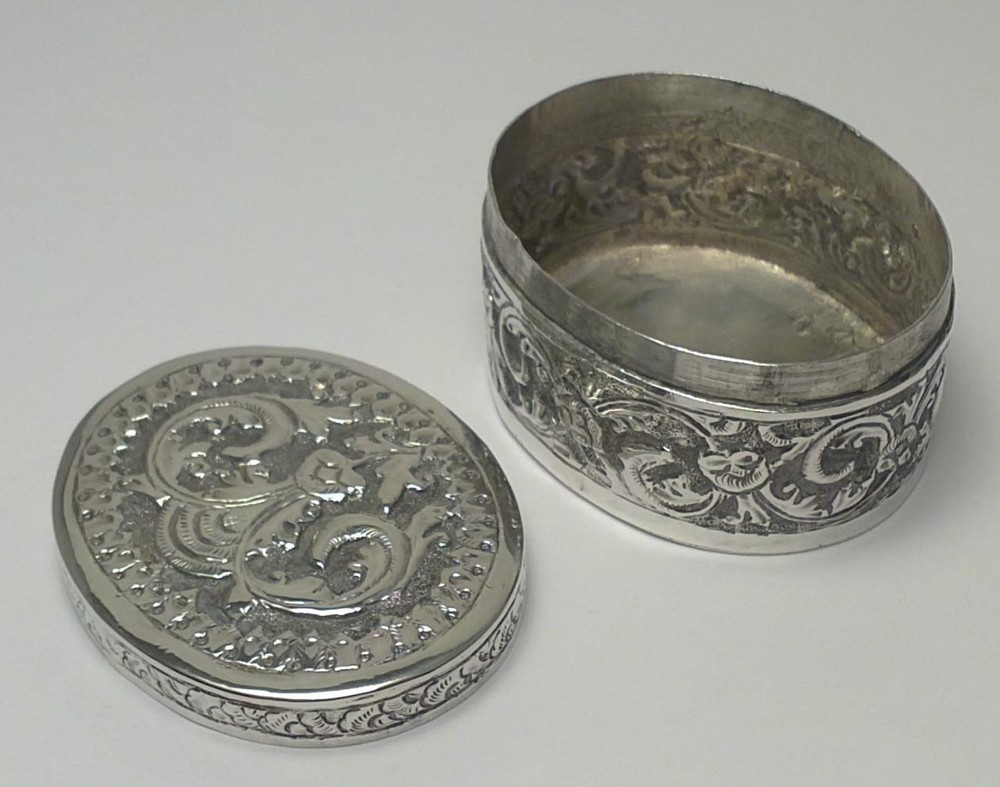 Vintage 800 Silver Trinket / Ring Box (Hand Crafted)–poss. Middle Eastern (34g)