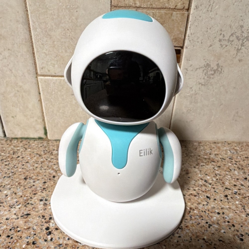 Energize Lab Eilik Interactive Robot Toy White Blue USB Rechargeable