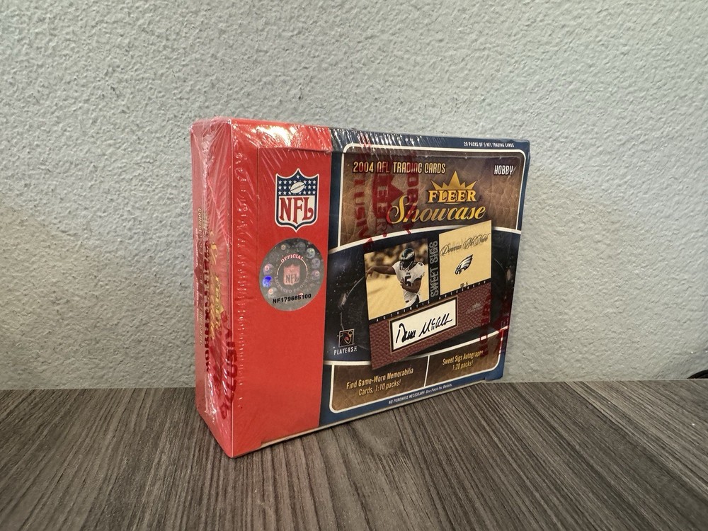 2004 Fleer Showcase Football Hobby Box Sealed