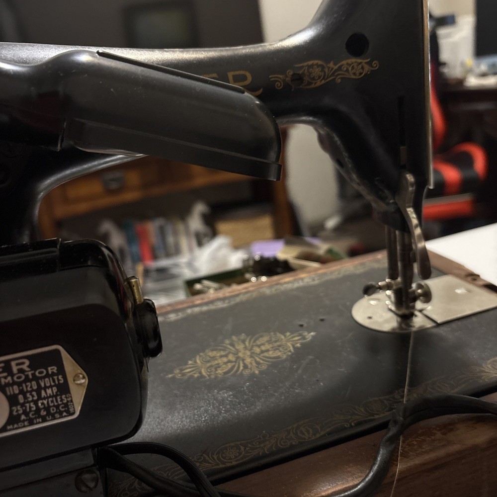 SINGER EG054349 PORTABLE SEWING MACHINE