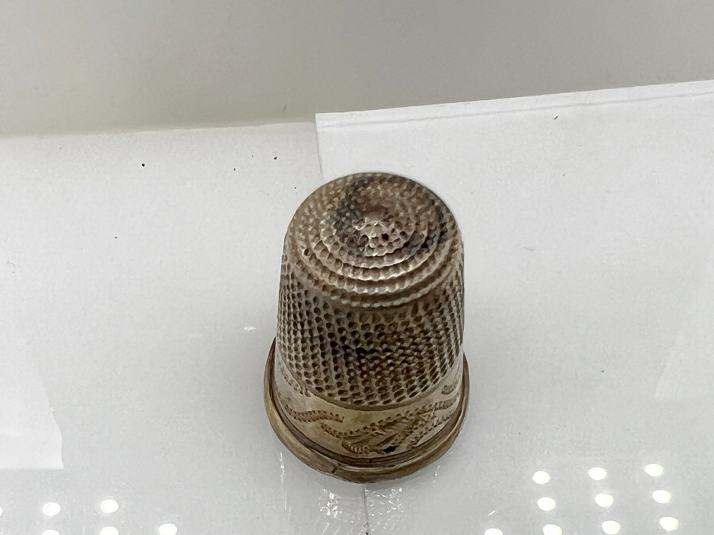 ANTIQUE SOLID SILVER THIMBLE ETCHED PATTERN