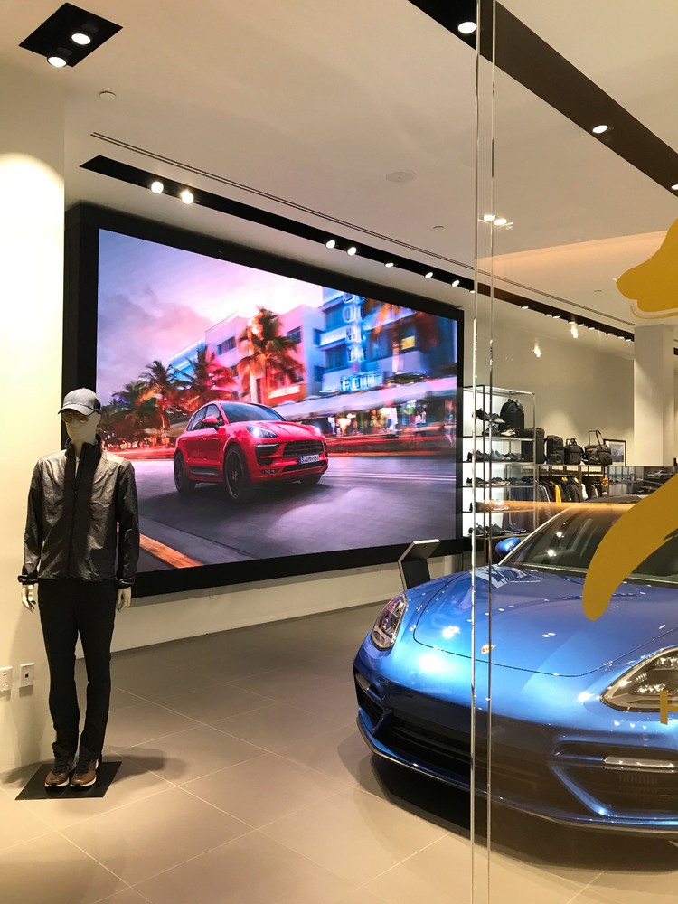 Turn-key LED VIDEO WALL Professional System w/ Cases & Training (2.5mm or 3.9mm)