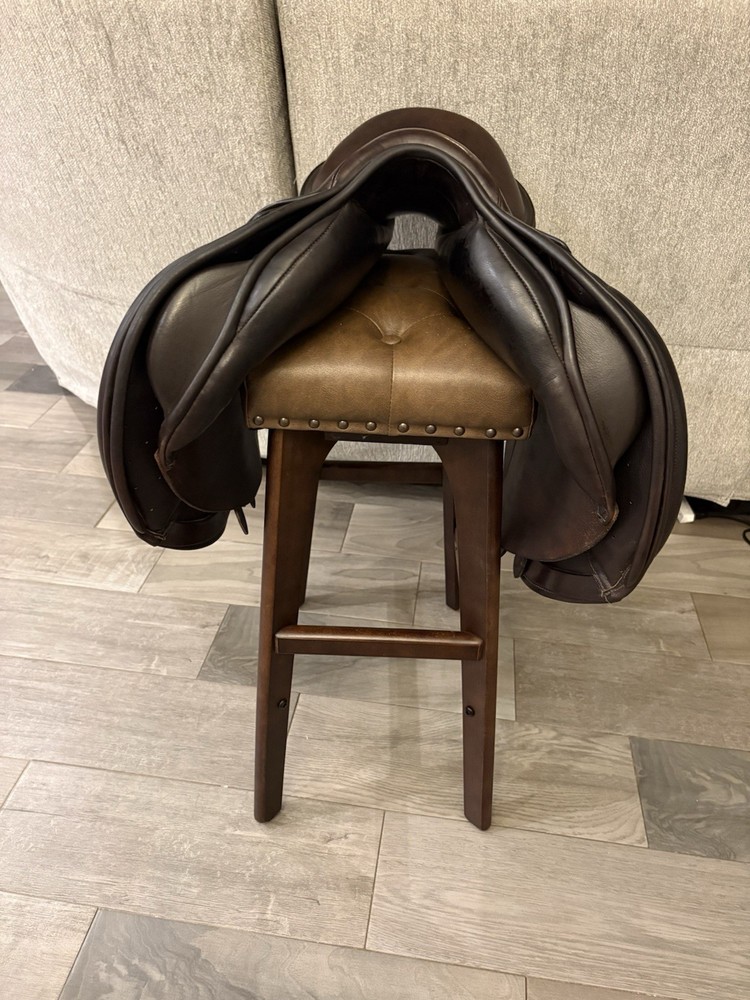 County Solution 17” Medium Tree Saddle