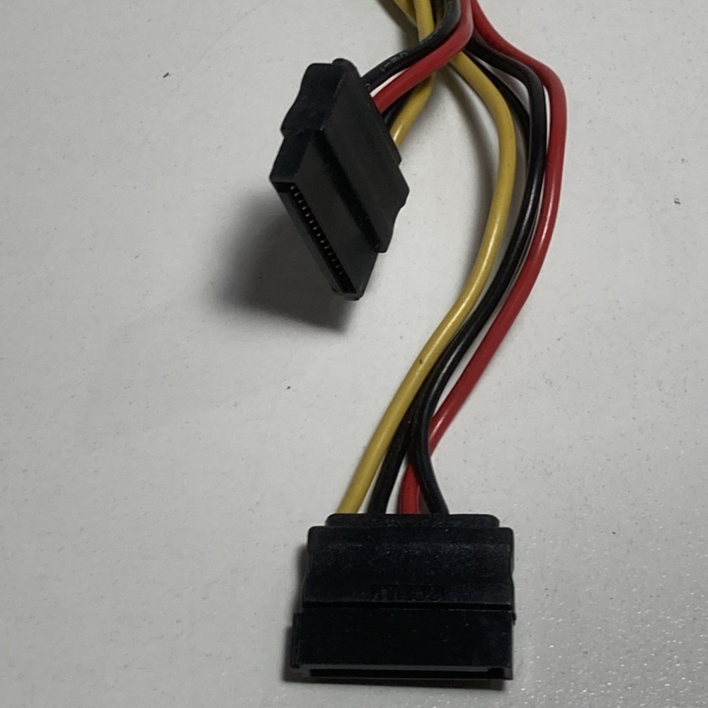 2 SATA Molex Y CABLE SATA POWER Adapter Splitter