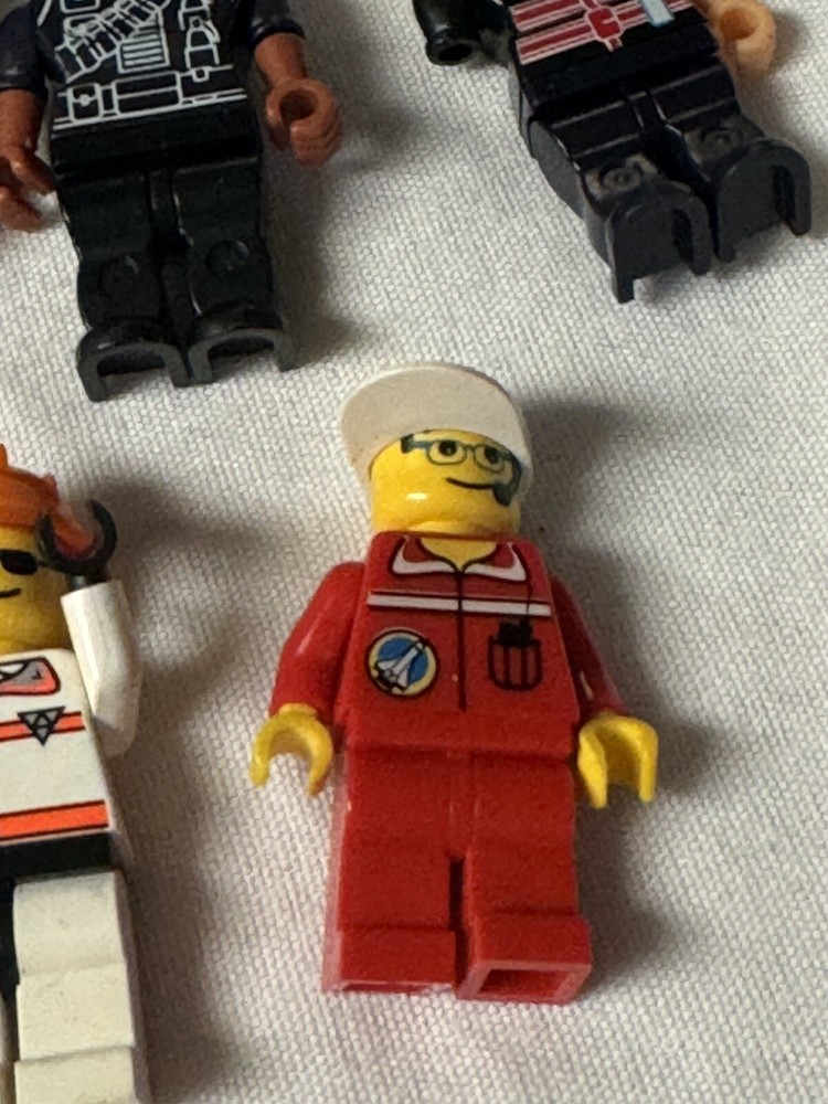 5pcs Plastic Mini Figs People Unbranded