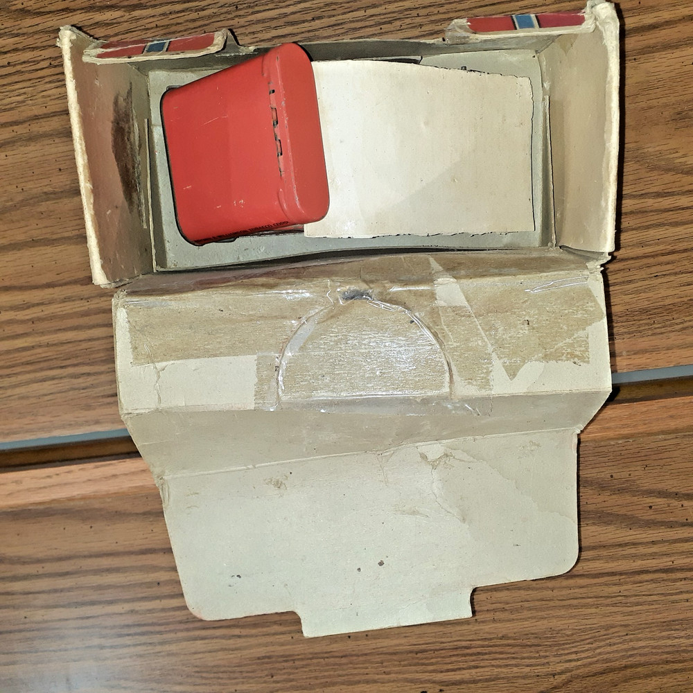 Target Junior Cigarette Rolling Machine, box & tin, Vintage 1931