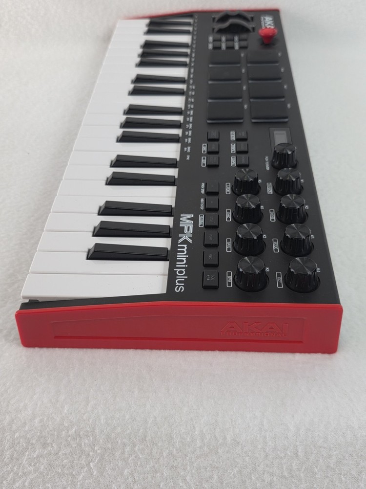 🟥🟥 Akai MPK Mini Plus 37-Key USB Midi Keyboard Controller Plus LLTGEM Case